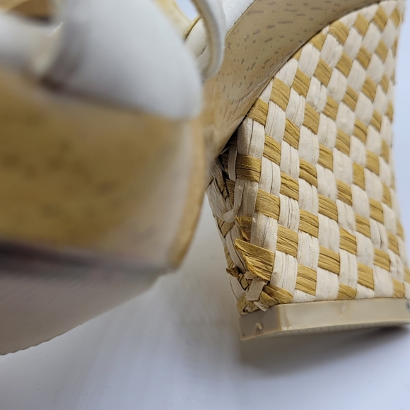 Pierre Dumas strappy sandals, off-white,  4" heel, Size 8M - Picture 7 of 8